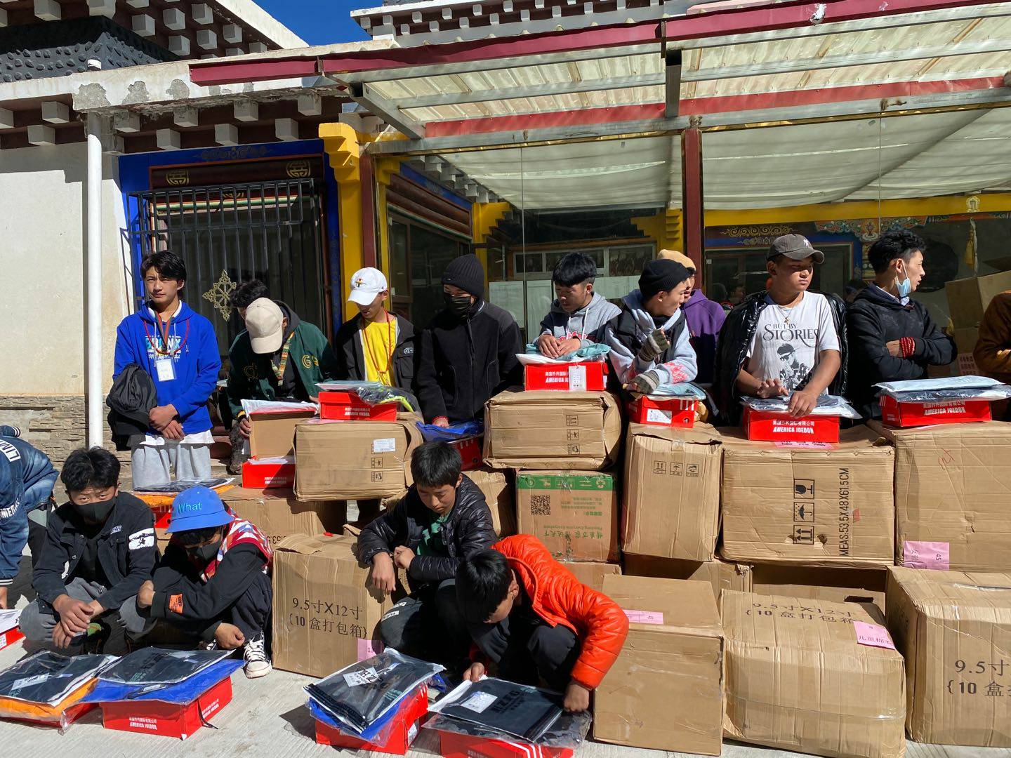 乐鱼官方网站-乐鱼online(中国)公益回顾丨家国同欢月同圆 温暖满载甘孜州(图7)